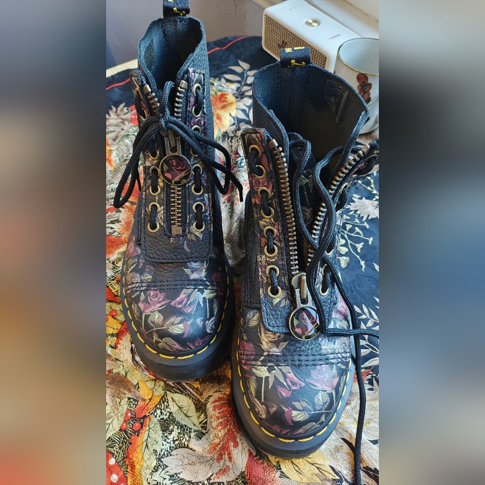 Dr. Martens Sinclair Decayed Flowers Platform Boo… - image 3